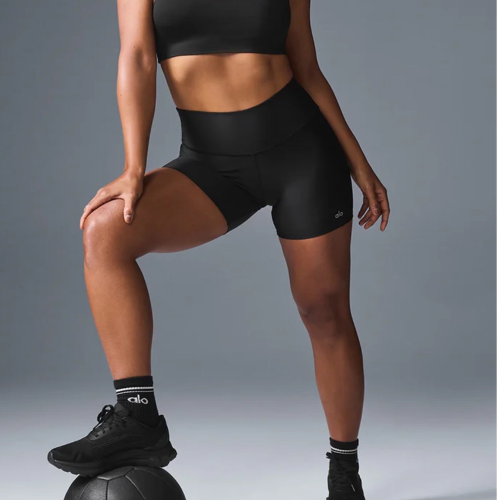 Alo 5” Energy Short